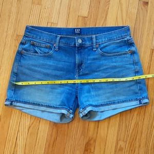 Gap Mid-Rise 3" Jean Shorts